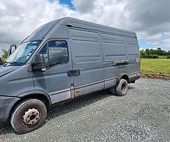 Iveco daily van wit tail lift,