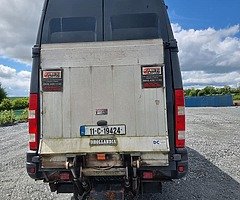 Iveco daily van wit tail lift,