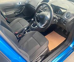 2014 Ford Fiesta Titanium - Image 7/10