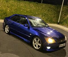 Lexus is200
