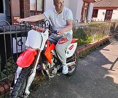 Stolen reward have it on cctv fella from swords Shere away people - Image 5/7
