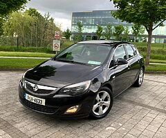 2011 Vauxhall Astra1.7cdti Sri diesel
6 speed manual 
Only 135k miles✅
Low tax 200€ for year
