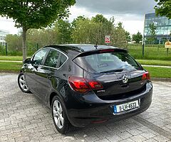 2011 Vauxhall Astra1.7cdti Sri diesel
6 speed manual 
Only 135k miles✅
Low tax 200€ for year - Image 4/10