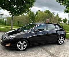 2011 Vauxhall Astra1.7cdti Sri diesel
6 speed manual 
Only 135k miles✅
Low tax 200€ for year - Image 8/10