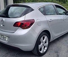 2011 OPEL ASTRA 1.4 PETROL 5 SPEED MANUAL NCT JULY 2023 TAXED JUNE 2022 - Image 5/9