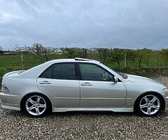 2001 Lexus IS 200