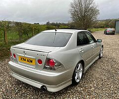 2001 Lexus IS 200 - Image 4/10