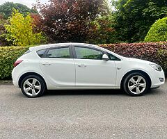 12 Vauxhall Astra SRI