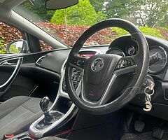 12 Vauxhall Astra SRI - Image 4/5