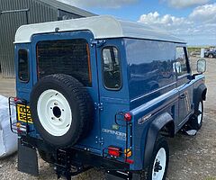 1903 Land Rover Defender