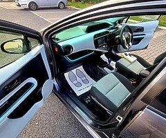 Toyota Aqua 1.5 Hybrid - Image 9/10