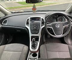 2011 Vauxhall Astra1.7cdti Sri diesel
6 speed manual 
Only 135k miles✅
Low tax 200€ for year✅ - Image 9/10