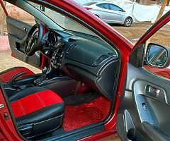 كيا سيراتو ٢٠١١ اوتوماتيك الفتيس الجديد ٦غيار ايرباج وطاره مالتى وجنوط فابريكا ماعدا حزام - Image 5/10