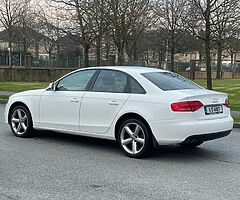 AUDI A4 2.0 DIESEL WHITE