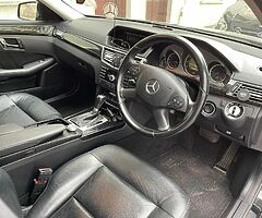 2010 Mercedes E200 CDI Avantgard - Image 4/7