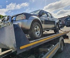 2004 nissan navara