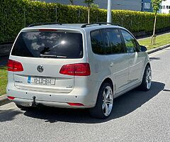 Volkswagen Touran 2010 diesel 7 seater - Image 4/10