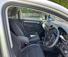 Volkswagen Touran 2010 diesel 7 seater - Image 9/10