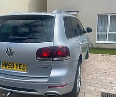2010 Volkswagen Touareg - Image 4/10
