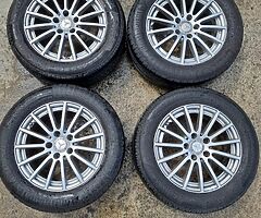 MB C200 genuine 16" alloys 2016 excellent conditio - Image 4/5