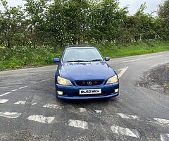 2002 Lexus IS 200