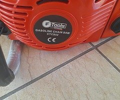 BRAND NEW CHAINSAW FOR SALE