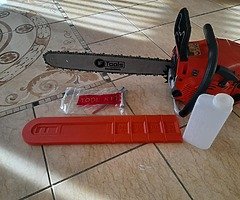 BRAND NEW CHAINSAW FOR SALE