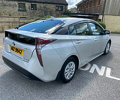 2016 Toyota Prius - Image 4/10