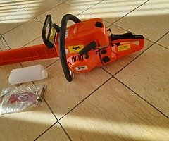 BRAND NEW CHAINSAW FOR SALE