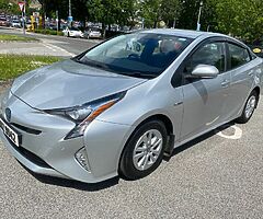2016 Toyota Prius - Image 6/10
