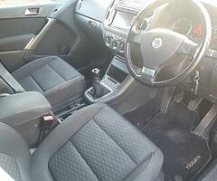 2009 Volkswagen Tiguan - Image 4/7