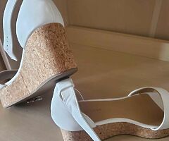 New white wedge size 6