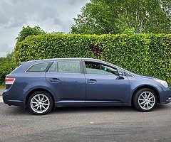 2010 Toyota Avensis Estate 2.0 Diesel 270 Road Tax Per Year - Image 4/10