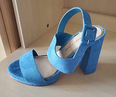 New high sandles Size 6