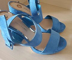 New high sandles Size 6