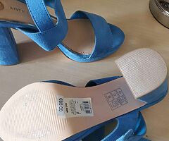 New high sandles Size 6