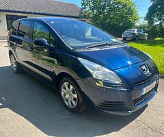 2010 PEUGEOT 5008