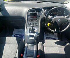 2010 PEUGEOT 5008 - Image 5/9