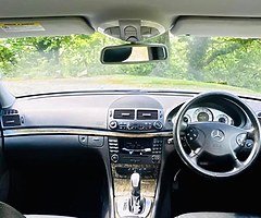 2005 Mercedes E240 Avantgarde - Long MOT, Low mileage & Full service history! - Image 5/6