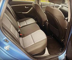 Hyundai i30 - Image 9/10