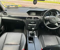 Mercedes C220 2014 manual transmission car is spotless - Image 9/10