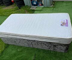 SINGLE BED WHIT MATTRES