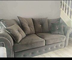 Brand new high quality Italian plush grey velvet 3+2 suite of furniture