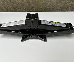 SPARE WHEEL & CAR JACK