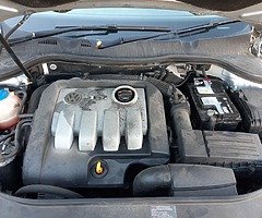09 VW Passat 1.9 TDi Highline - Image 6/7