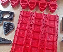 3d printed milwaukee,dewalt and makita battery holders and drill holders