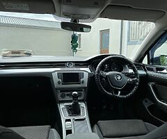 151 Volkswagen Passat - Image 9/10