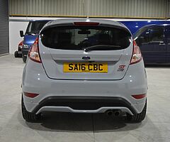2016 Ford Fiesta - Image 5/10