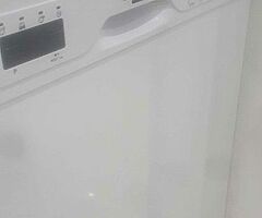 Dish washer