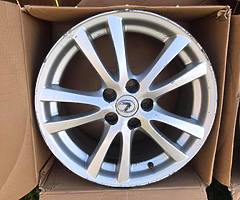 Lexus alloys wheels